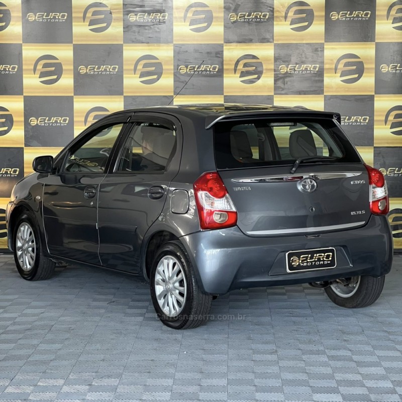 ETIOS 1.5 XLS 16V FLEX 4P MANUAL - 2013 - PORTãO