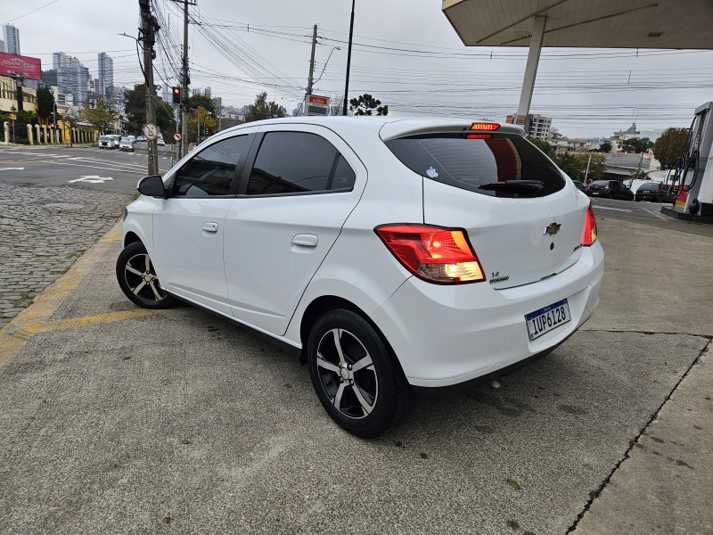 ONIX 1.4 MPFI LT 8V FLEX 4P MANUAL - 2013 - CAXIAS DO SUL