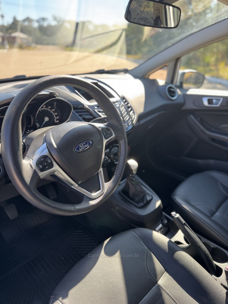 FIESTA 1.6 TITANIUM HATCH 16V FLEX 4P MANUAL - 2017 - BENTO GONçALVES