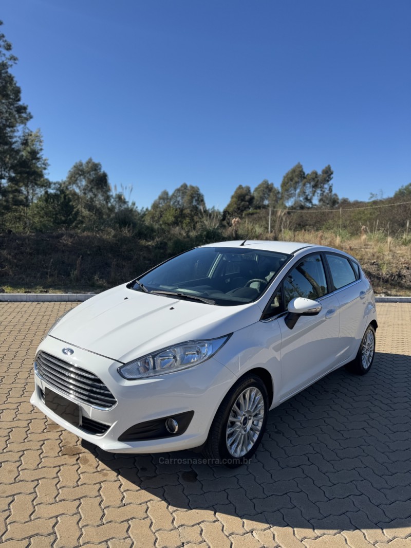 FIESTA 1.6 TITANIUM HATCH 16V FLEX 4P MANUAL - 2017 - BENTO GONçALVES