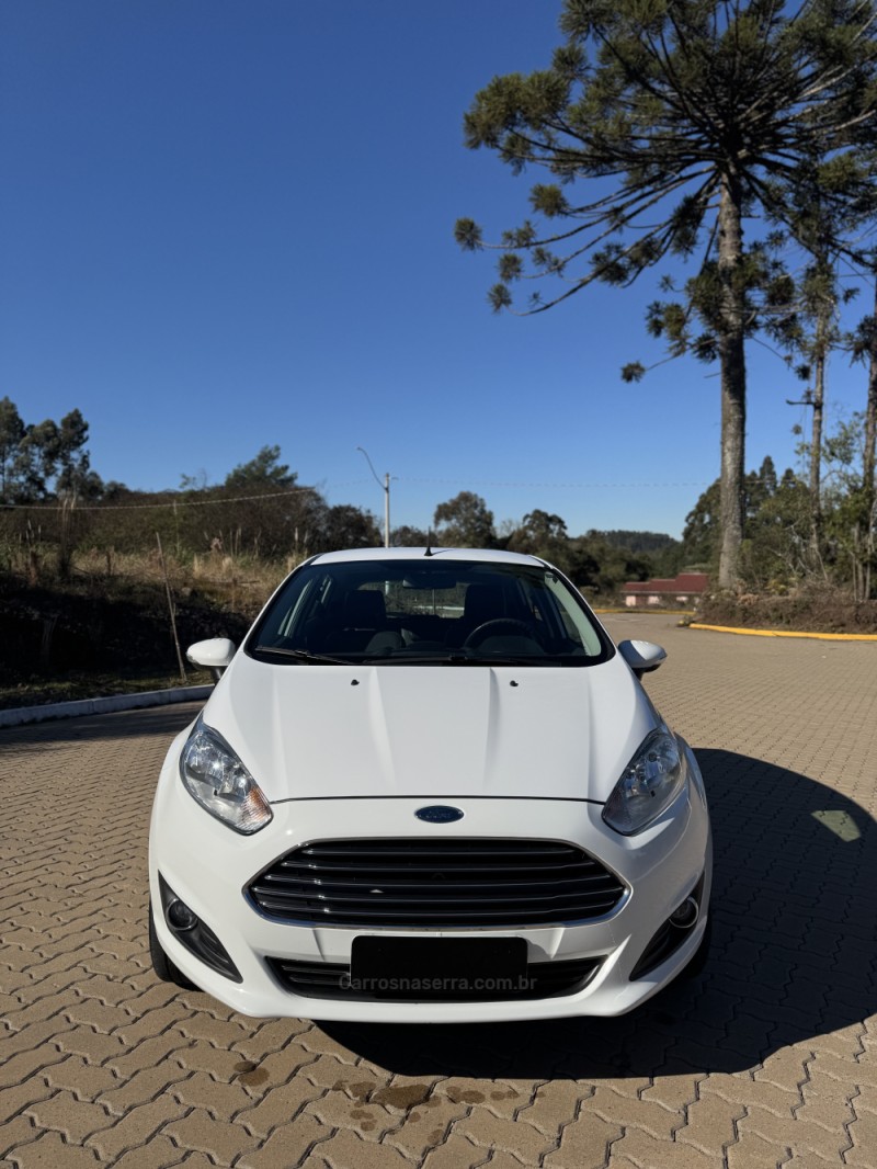FIESTA 1.6 TITANIUM HATCH 16V FLEX 4P MANUAL