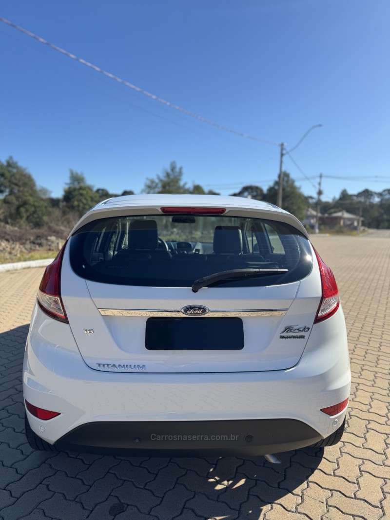FIESTA 1.6 TITANIUM HATCH 16V FLEX 4P MANUAL - 2017 - BENTO GONçALVES