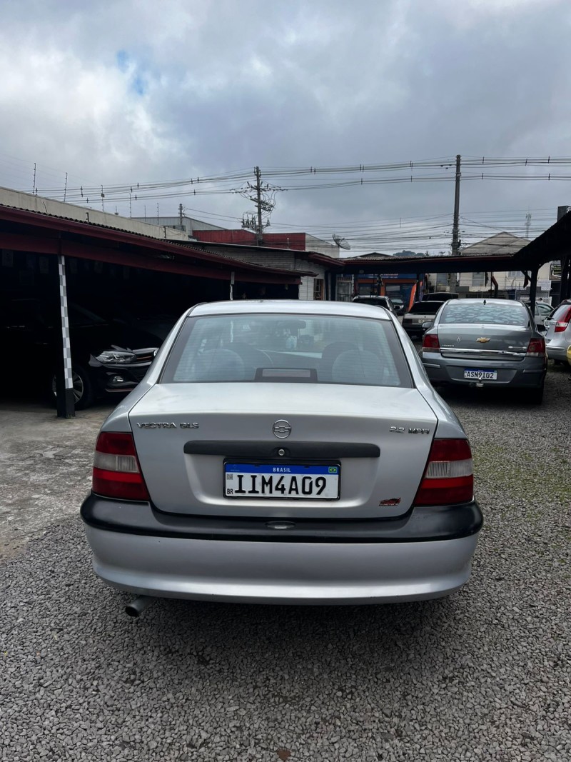 VECTRA 2.2 MPFI GLS 8V GASOLINA 4P MANUAL - 1999 - CAXIAS DO SUL