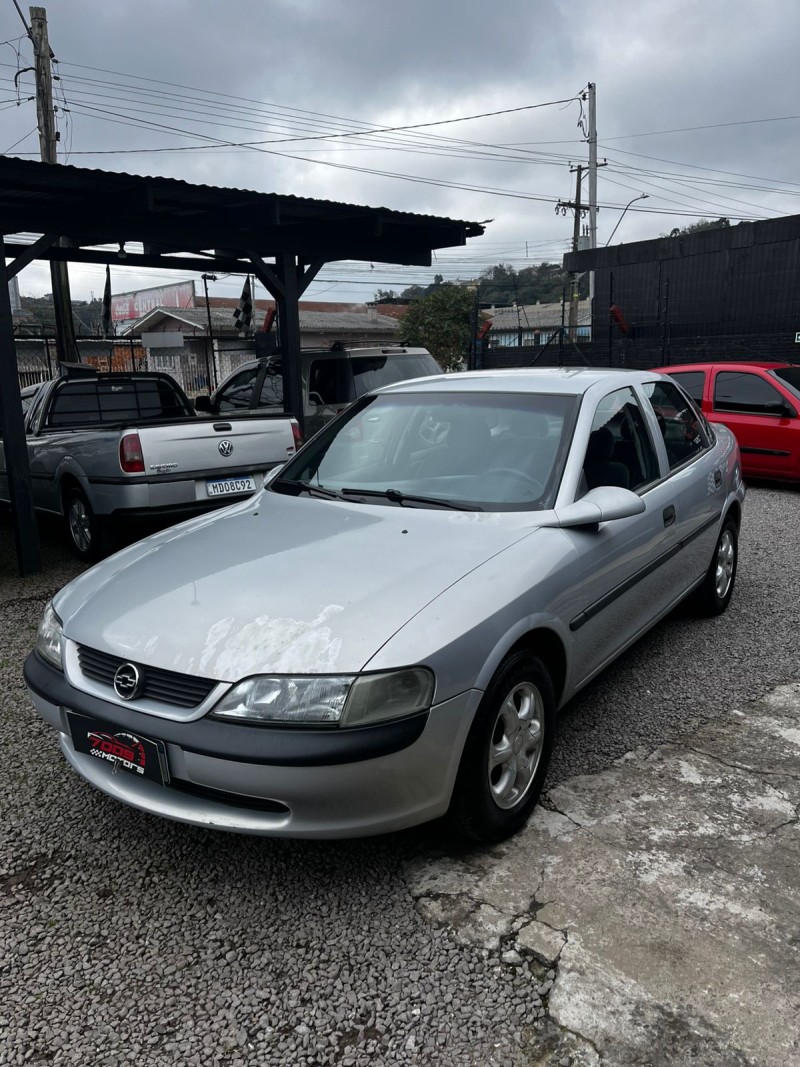 VECTRA 2.2 MPFI GLS 8V GASOLINA 4P MANUAL - 1999 - CAXIAS DO SUL