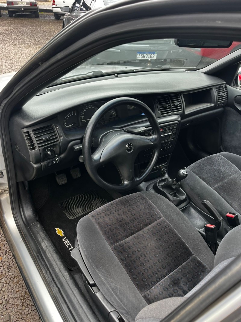 VECTRA 2.2 MPFI GLS 8V GASOLINA 4P MANUAL - 1999 - CAXIAS DO SUL