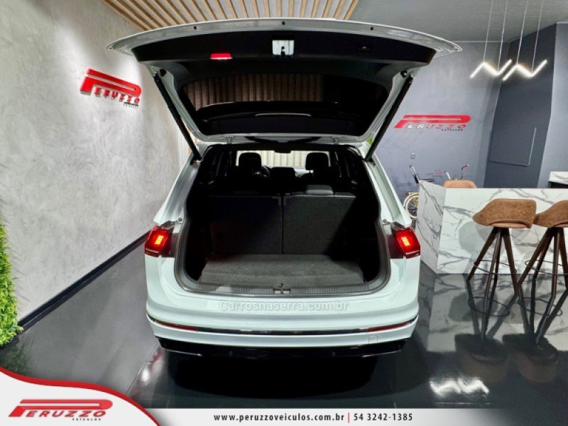 TIGUAN 2.0 ALLSPACE R-LINE 350 TSI 4X4 GASOLINA 4P - 2020 - NOVA PRATA