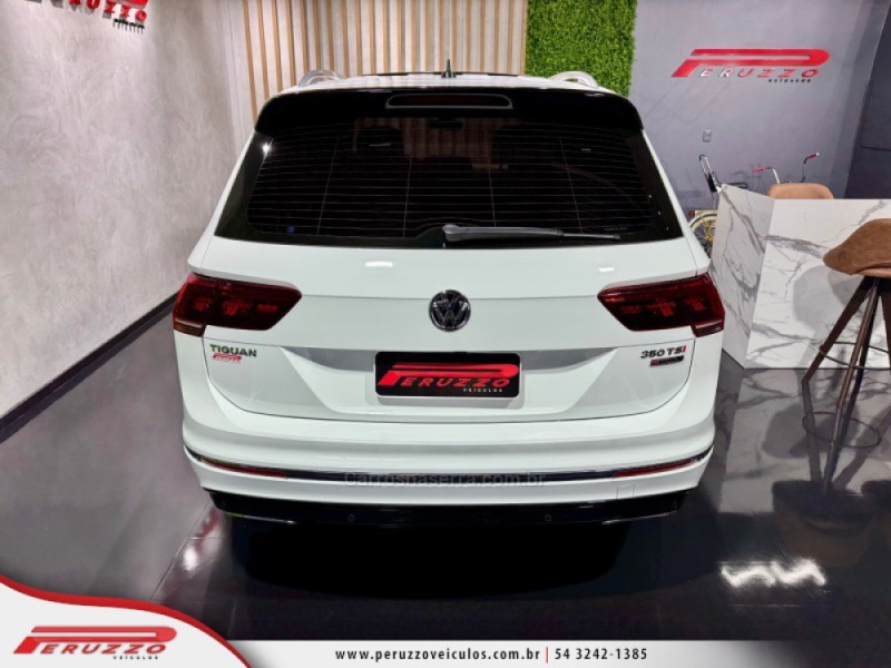 TIGUAN 2.0 ALLSPACE R-LINE 350 TSI 4X4 GASOLINA 4P - 2020 - NOVA PRATA