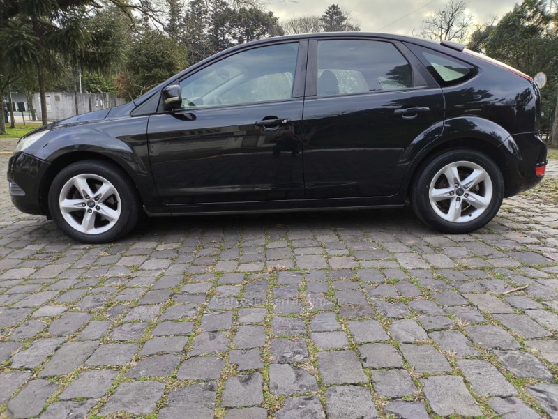 FOCUS 1.6 GLX 16V FLEX 4P MANUAL - 2011 - FARROUPILHA