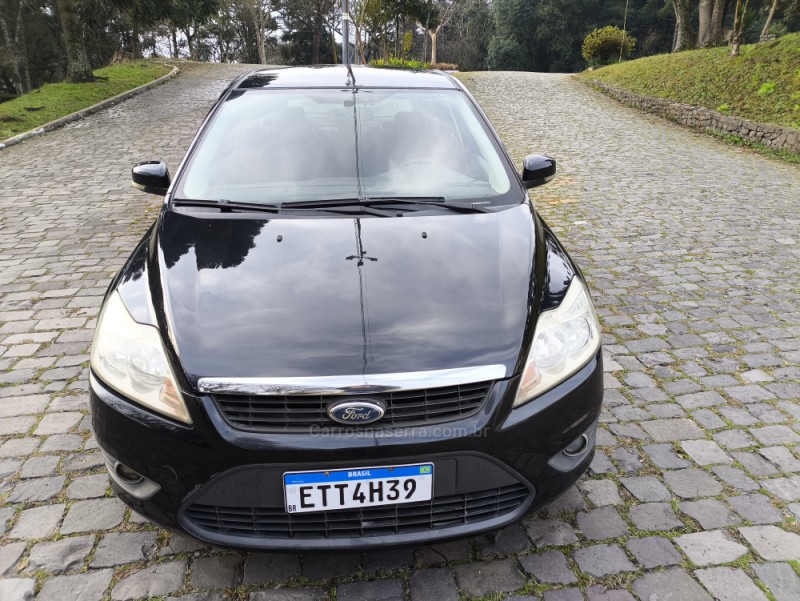 FOCUS 1.6 GLX 16V FLEX 4P MANUAL - 2011 - FARROUPILHA