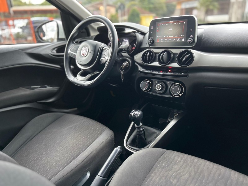 CRONOS 1.3 DRIVE 8V FLEX 4P MANUAL - 2019 - TRêS COROAS
