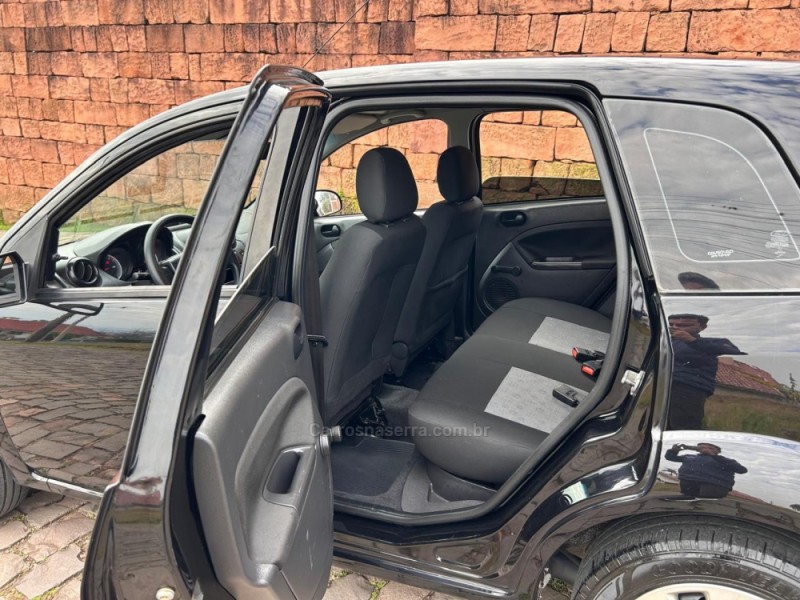 FIESTA 1.0 MPI 8V GASOLINA 4P MANUAL - 2013 - VENâNCIO AIRES