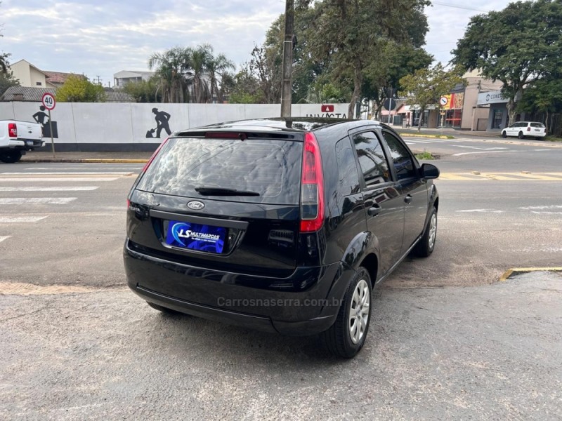 FIESTA 1.0 MPI 8V GASOLINA 4P MANUAL - 2013 - VENâNCIO AIRES