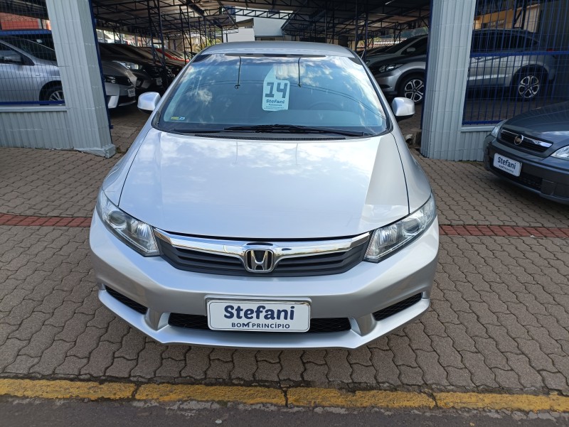 CIVIC 1.8 LXS 16V FLEX 4P MANUAL - 2014 - BOM PRINCíPIO