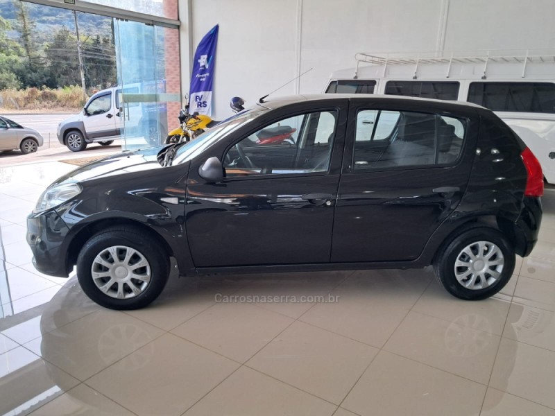 SANDERO 1.0 AUTHENTIQUE 16V FLEX 4P MANUAL - 2013 - NOVA PETRóPOLIS