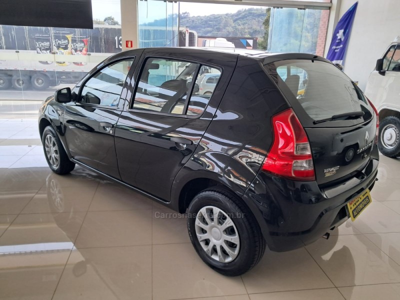 SANDERO 1.0 AUTHENTIQUE 16V FLEX 4P MANUAL - 2013 - NOVA PETRóPOLIS