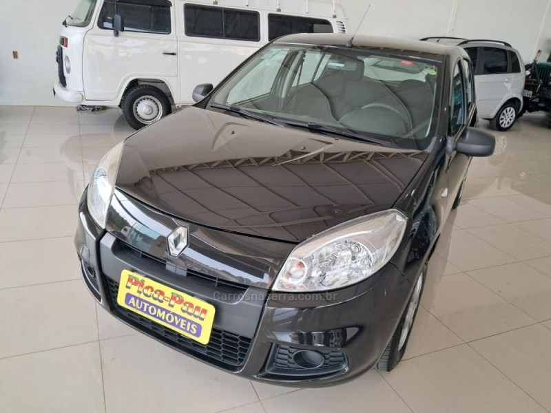 SANDERO 1.0 AUTHENTIQUE 16V FLEX 4P MANUAL - 2013 - NOVA PETRóPOLIS