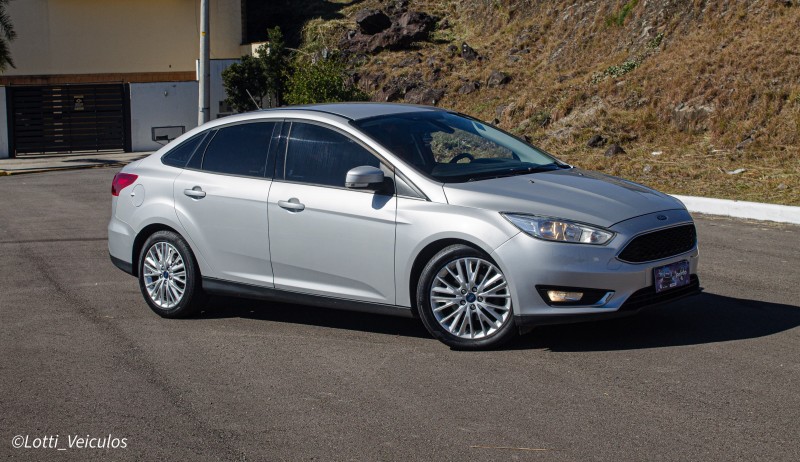 focus 2.0 s sedan 16v flex 4p automatico 2018 farroupilha
