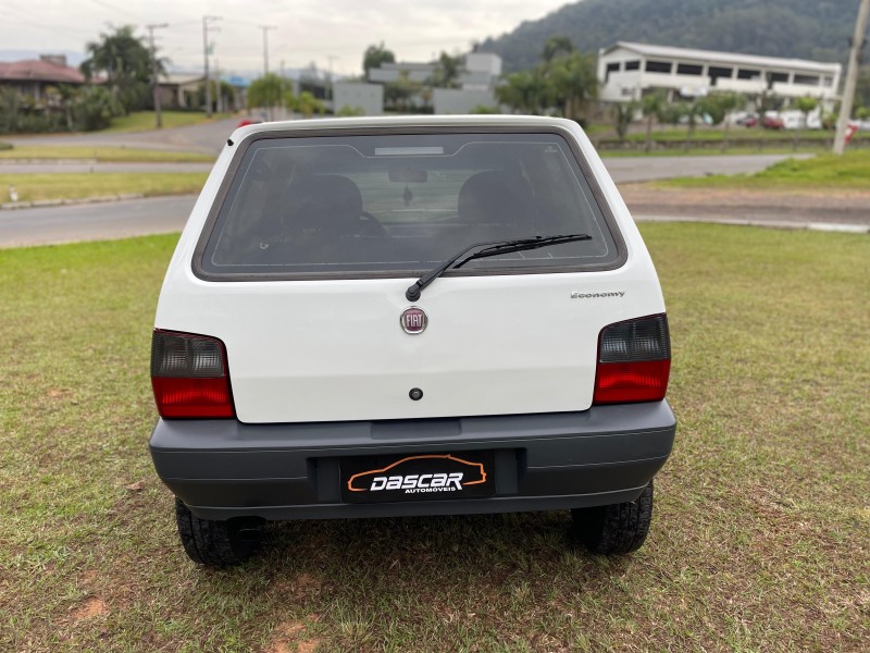 UNO 1.0 MPI MILLE WAY ECONOMY 8V FLEX 4P MANUAL - 2013 - BOM PRINCíPIO