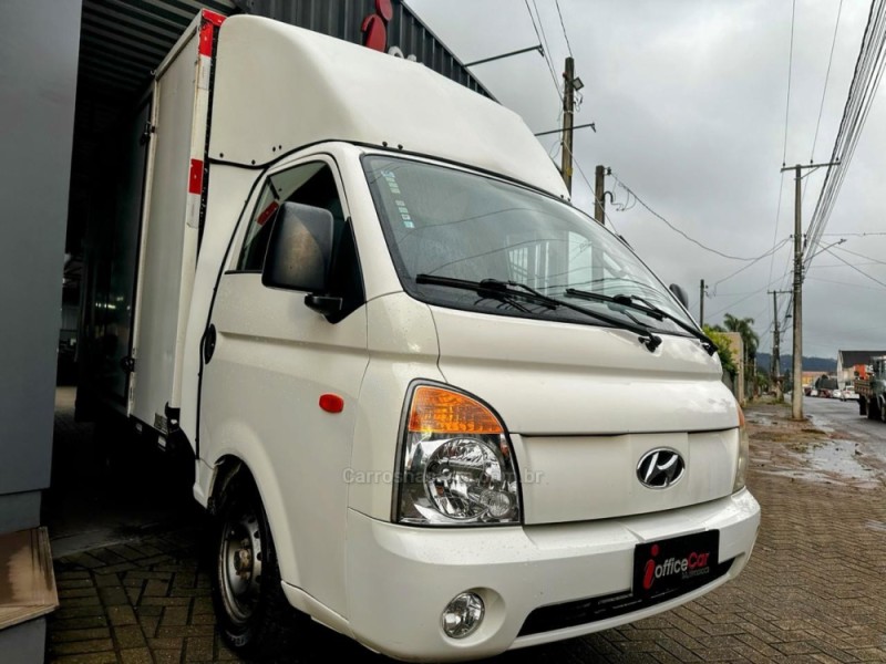 hr 2.5 longo bau 4x2 16v 130cv turbo intercooler diesel 2p manual 2009 tres coroas