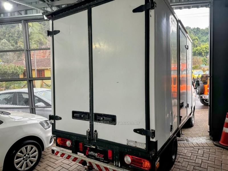 HR 2.5 LONGO BAÚ 4X2 16V 130CV TURBO INTERCOOLER DIESEL 2P MANUAL - 2009 - TRêS COROAS