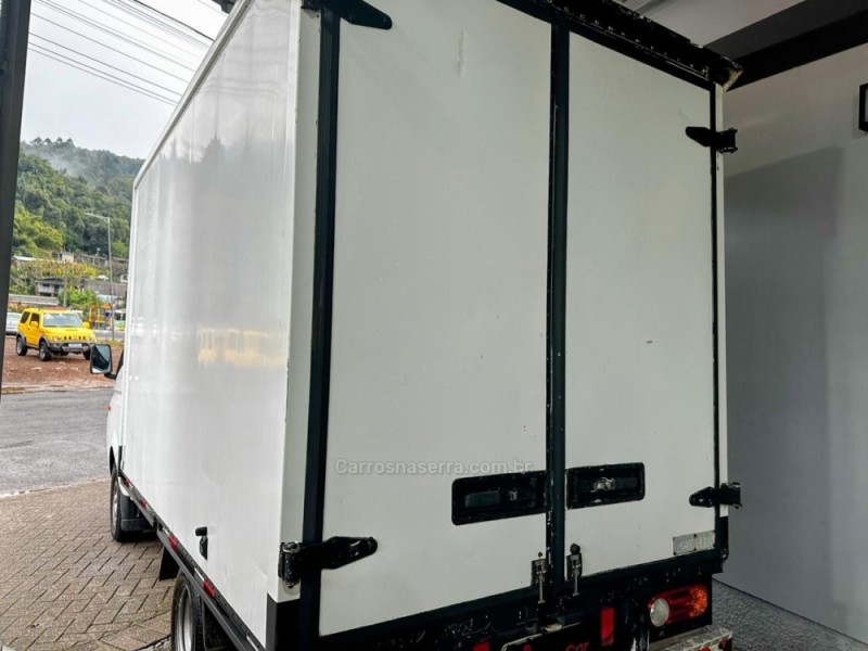 HR 2.5 LONGO BAÚ 4X2 16V 130CV TURBO INTERCOOLER DIESEL 2P MANUAL - 2009 - TRêS COROAS