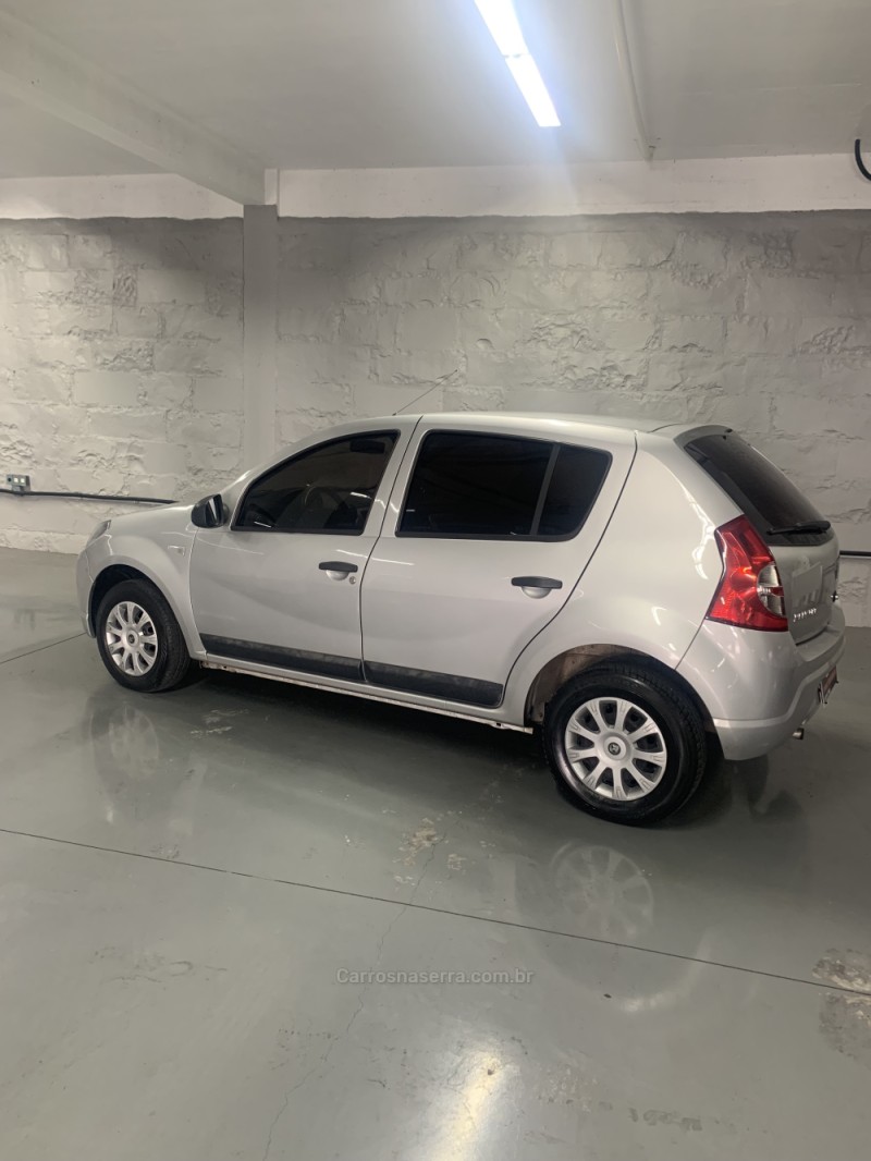 SANDERO 1.0 AUTHENTIQUE 16V FLEX 4P MANUAL - 2010 - FARROUPILHA
