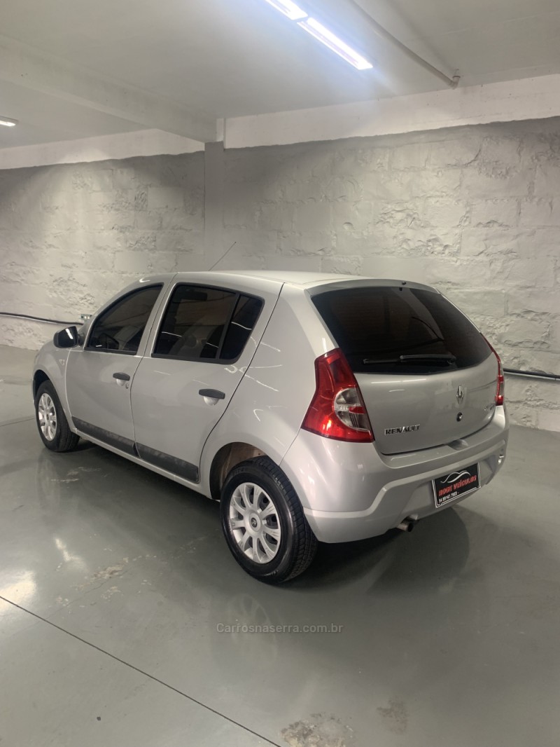 SANDERO 1.0 AUTHENTIQUE 16V FLEX 4P MANUAL - 2010 - FARROUPILHA