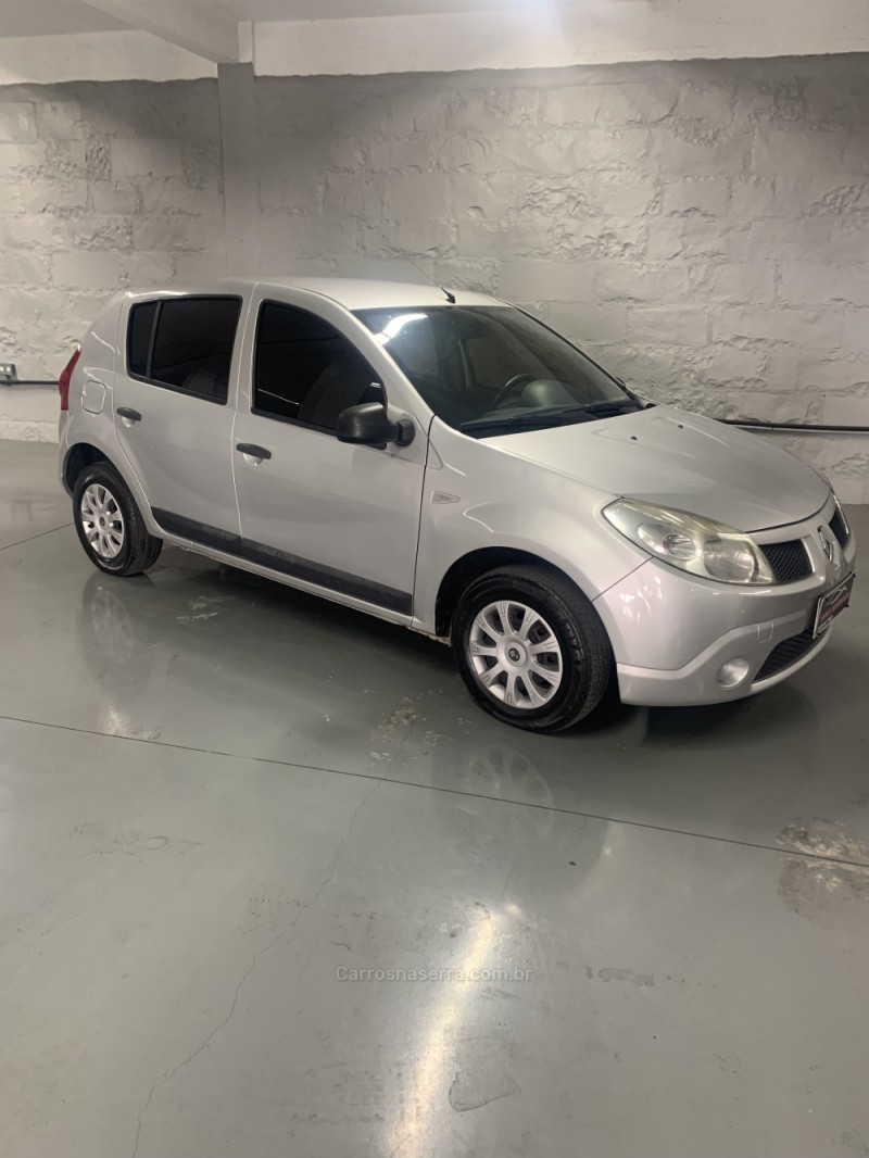 SANDERO 1.0 AUTHENTIQUE 16V FLEX 4P MANUAL - 2010 - FARROUPILHA
