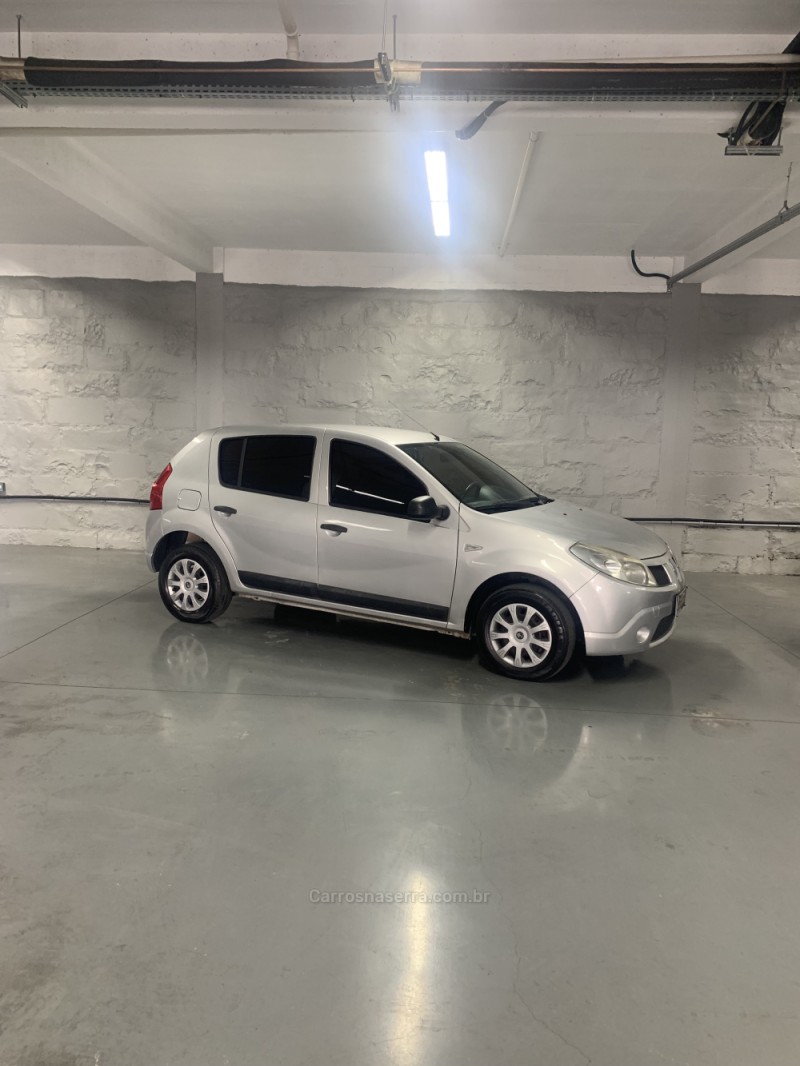 SANDERO 1.0 AUTHENTIQUE 16V FLEX 4P MANUAL - 2010 - FARROUPILHA
