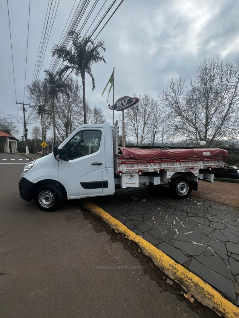 MASTER 2.5 DCI CHASSI CABINE L2H1 16V DIESEL 2P MANUAL - 2014 - CARLOS BARBOSA