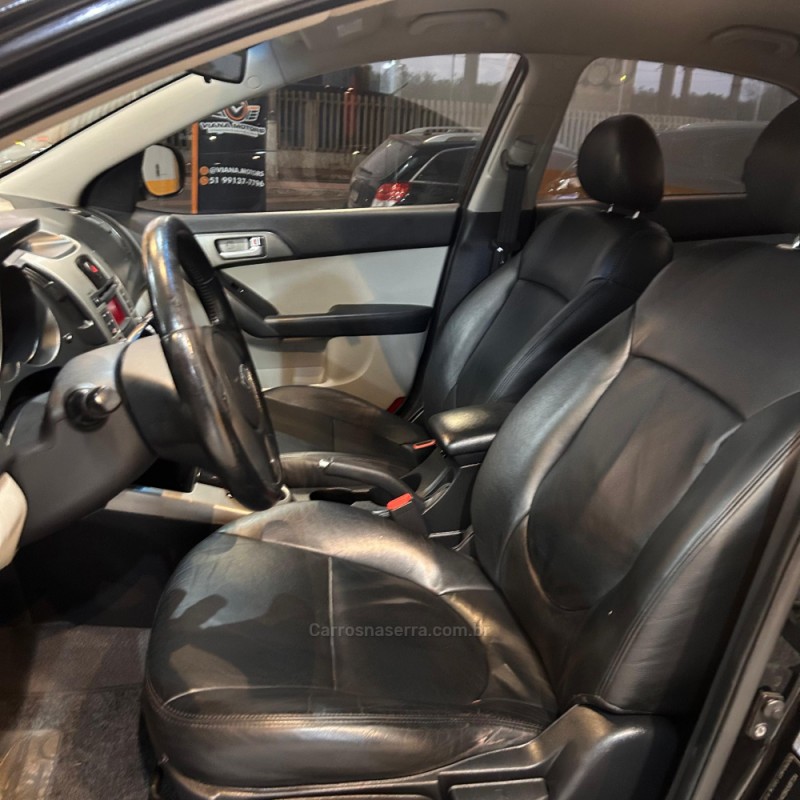 CERATO 1.6 E.221 SEDAN 16V GASOLINA 4P AUTOMÁTICO - 2010 - SAPUCAIA DO SUL