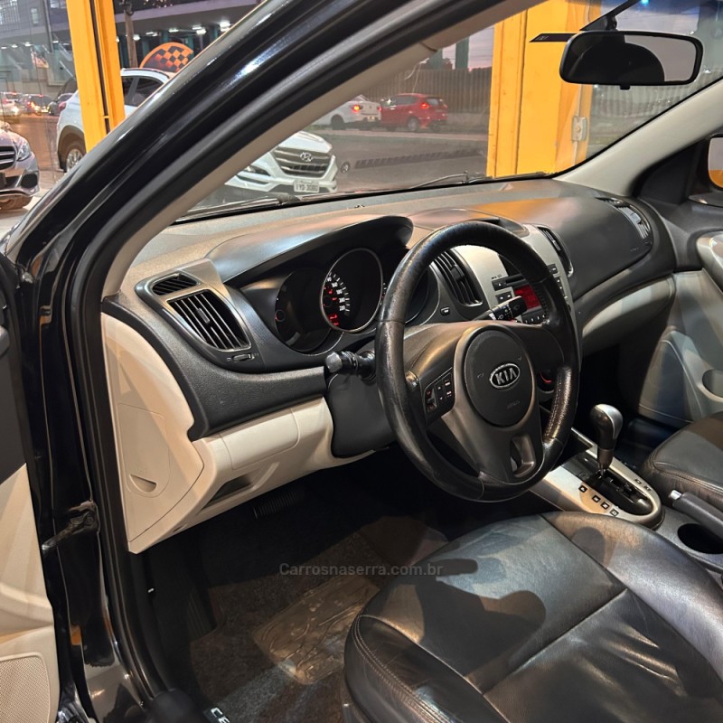 CERATO 1.6 E.221 SEDAN 16V GASOLINA 4P AUTOMÁTICO - 2010 - SAPUCAIA DO SUL