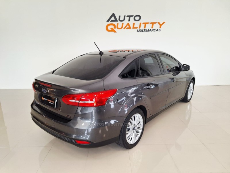 FOCUS 2.0 SE FASTBACK 16V FLEX 4P AUTOMÁTICO - 2018 - CAXIAS DO SUL