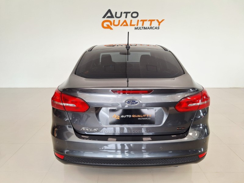 FOCUS 2.0 SE FASTBACK 16V FLEX 4P AUTOMÁTICO - 2018 - CAXIAS DO SUL