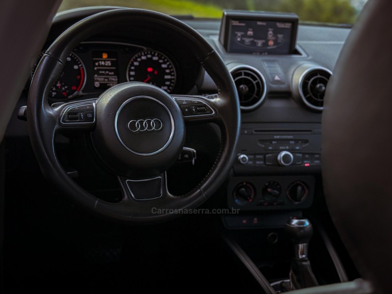 A1 1.4 TFSI ATTRACTION 16V 122CV GASOLINA 2P AUTOMÁTICO - 2013 - CAMPO BOM