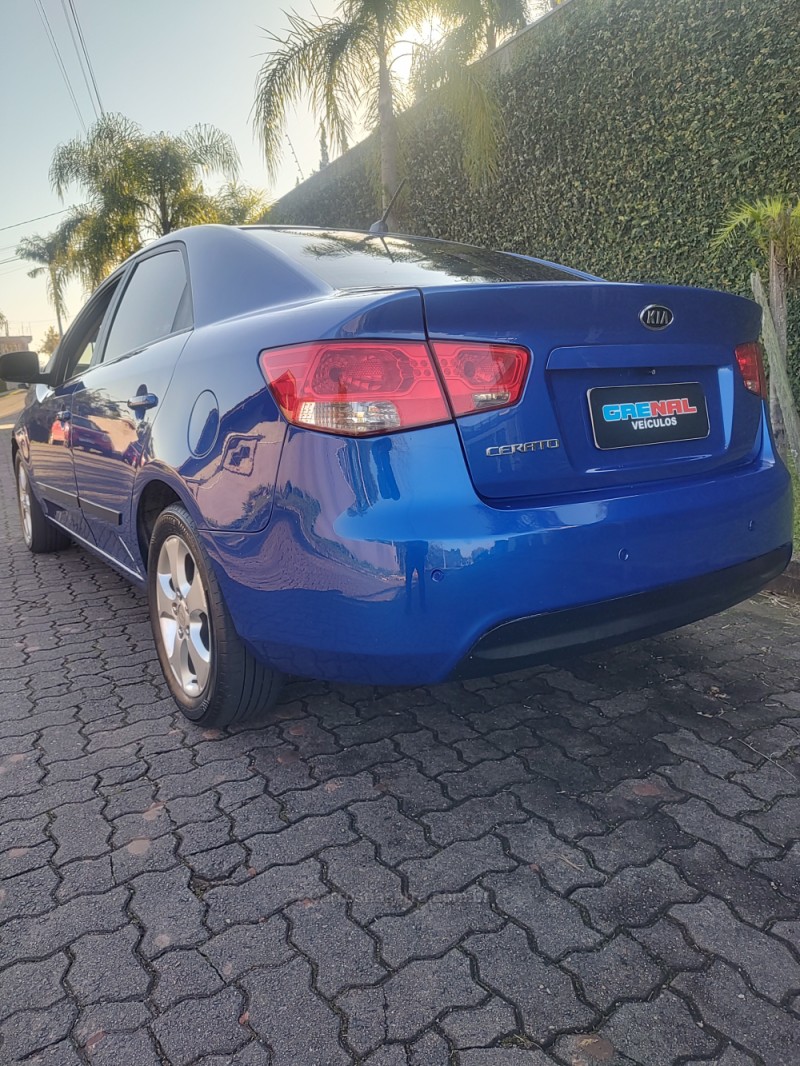 CERATO 1.6 E.221 SEDAN 16V GASOLINA 4P AUTOMÁTICO - 2010 - CAMPO BOM