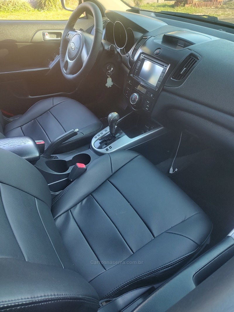 CERATO 1.6 E.221 SEDAN 16V GASOLINA 4P AUTOMÁTICO - 2010 - CAMPO BOM