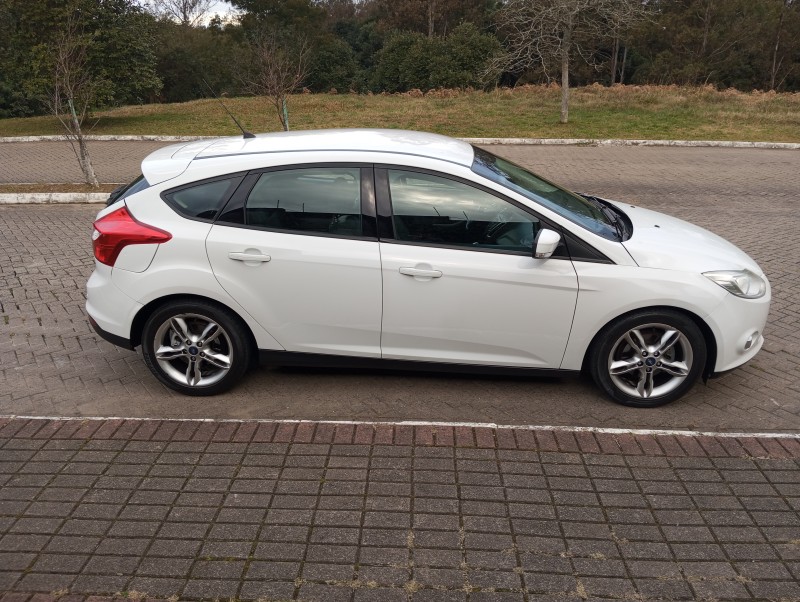 FOCUS 2.0 16V FLEX 4P AUTOMÁTICO - 2015 - CAXIAS DO SUL