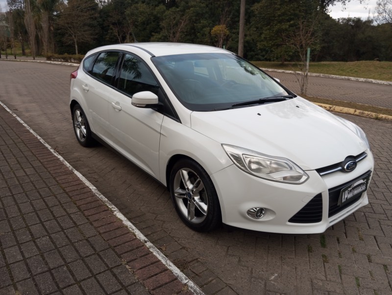 FOCUS 2.0 16V FLEX 4P AUTOMÁTICO - 2015 - CAXIAS DO SUL