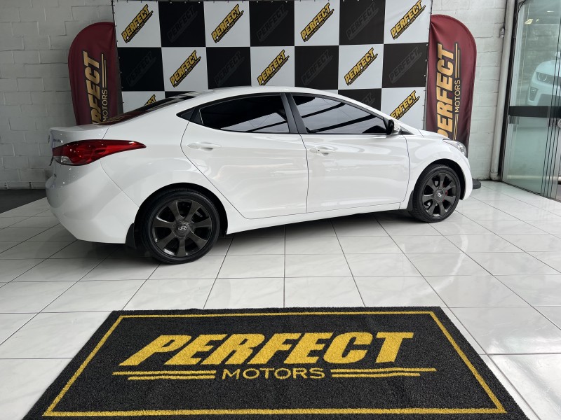 ELANTRA 1.8 GLS 16V GASOLINA 4P AUTOMÁTICO - 2013 - PORTãO