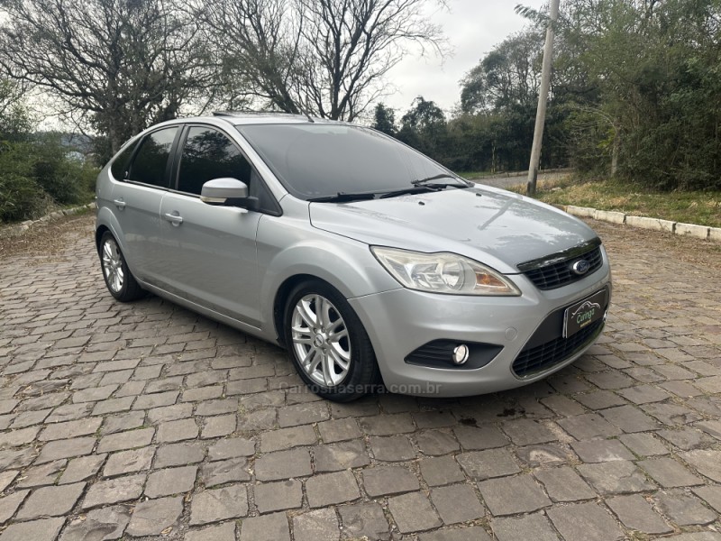 FOCUS 2.0 GHIA 16V FLEX 4P MANUAL - 2009 - NOVA PRATA