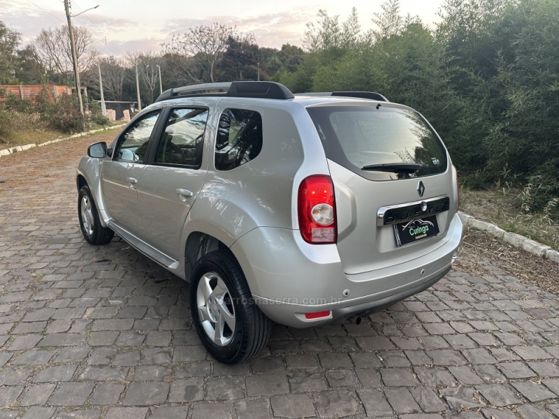 DUSTER 1.6 DYNAMIQUE 4X2 16V FLEX 4P MANUAL - 2015 - NOVA PRATA