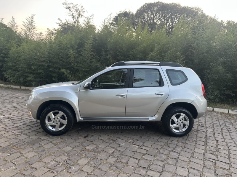 DUSTER 1.6 DYNAMIQUE 4X2 16V FLEX 4P MANUAL - 2015 - NOVA PRATA