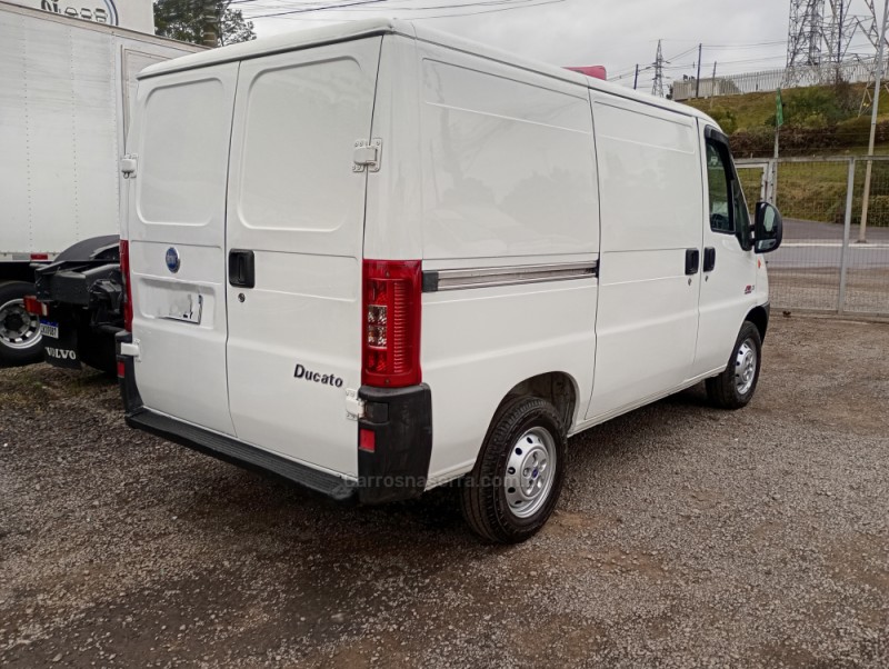 DUCATO 2.8 CARGO CURTO 8V TURBO DIESEL 3P MANUAL - 2006 - FARROUPILHA