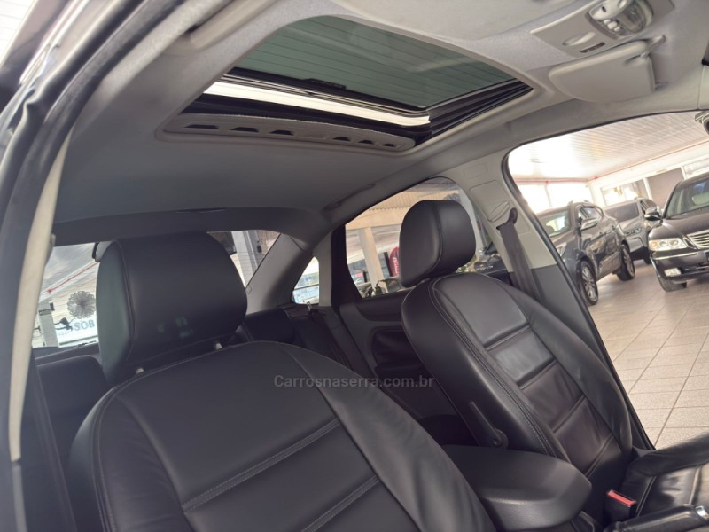 FOCUS 2.0 TITANIUM 16V FLEX 4P AUTOMÁTICO - 2012 - NOVO HAMBURGO