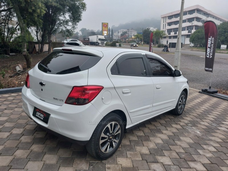 ONIX 1.4 MPFI LTZ 8V FLEX 4P MANUAL - 2014 - ENCANTADO