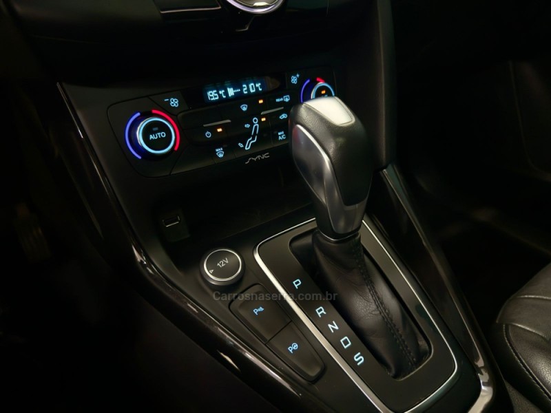 FOCUS 2.0 TITANIUM PLUS SEDAN 16V FLEX 4P AUTOMÁTICO - 2016 - NOVO HAMBURGO