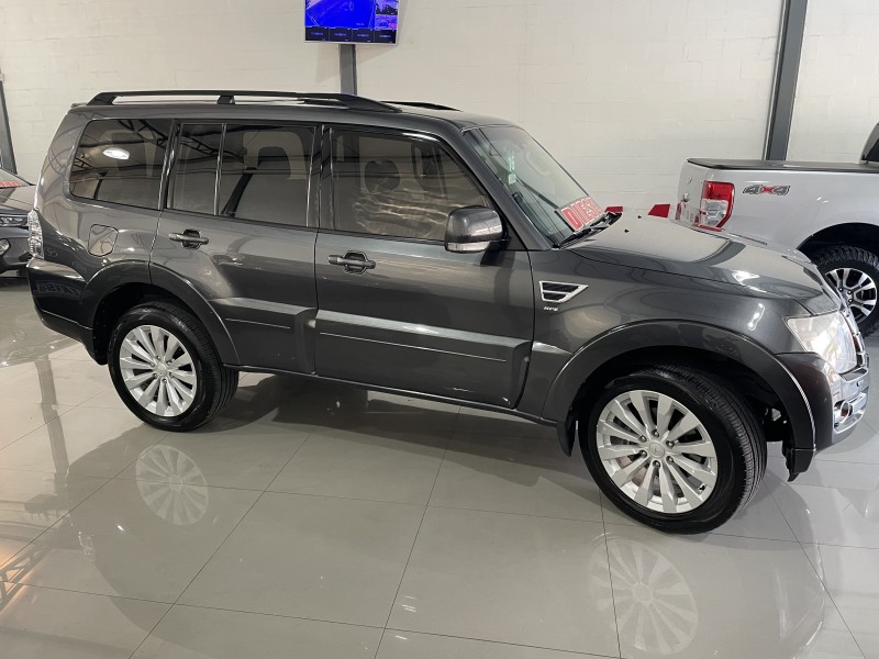 PAJERO FULL 3.2 HPE 4X4 16V TURBO INTERCOOLER DIESEL 4P AUTOMÁTICO - 2016 - CAXIAS DO SUL
