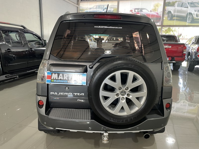 PAJERO TR4 2.0 4X4 16V 140CV FLEX 4P AUTOMÁTICO - 2012 - CAXIAS DO SUL
