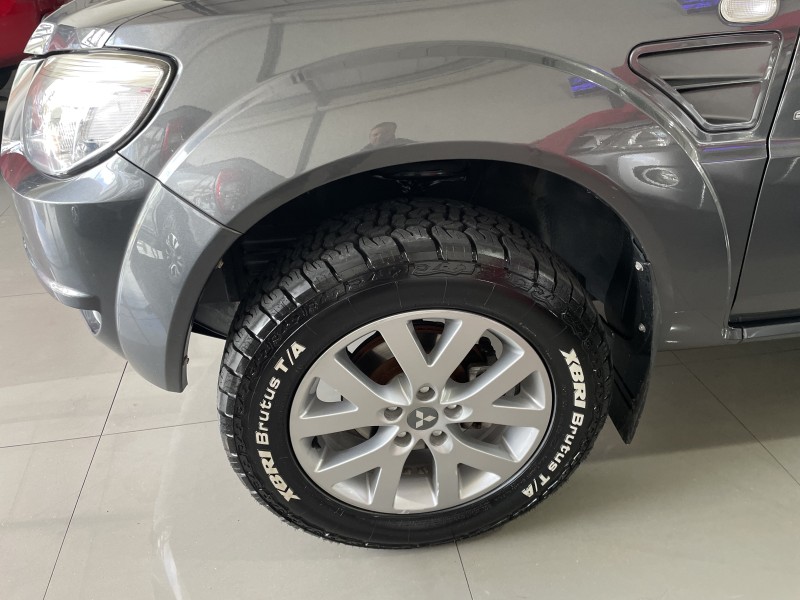 PAJERO TR4 2.0 4X4 16V 140CV FLEX 4P AUTOMÁTICO - 2012 - CAXIAS DO SUL